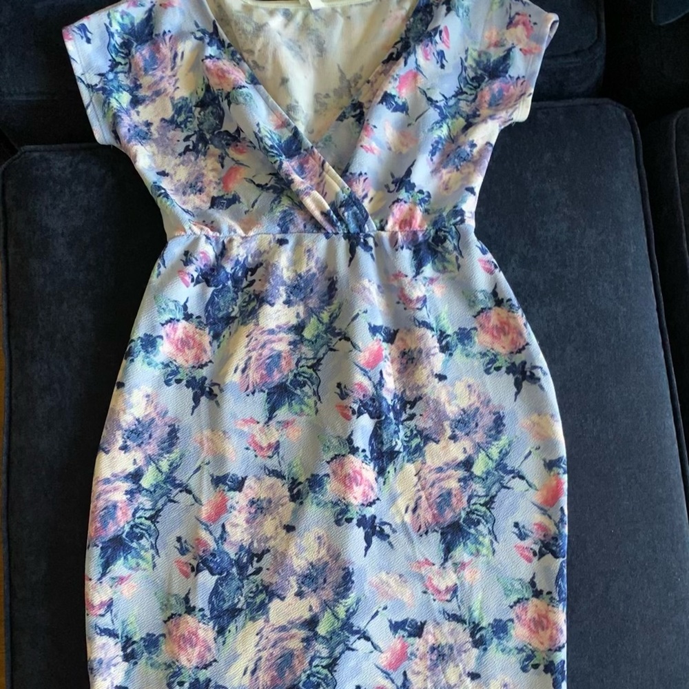 Floral Short-Sleeve Fitted Maternity Dress